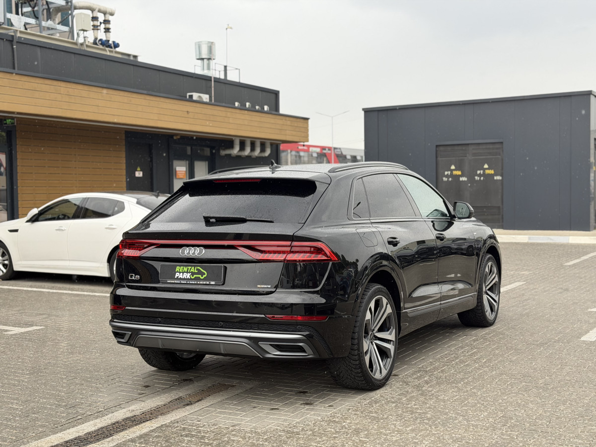 Audi Q8 S-Line